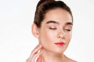 9 Tips makeup antiluntur untuk kulit berminyak, wajah bebas kilau