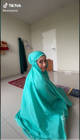 Hendak salat, wanita ini ketemu Nabilah eks JKT 48 di musala