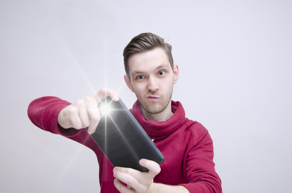 Rahasia foto tren flash dan lensa wide ala TikTok, hasilnya estetik