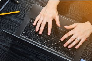 15 Contoh kalimat there is dan there are dalam bahasa Inggris