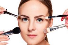 9 Tips makeup kulit berjerawat, gunakan color corrector warna hijau