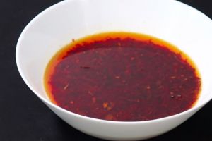 5 Trik bikin sambal bajak super pedas, tahan hingga 2 bulan