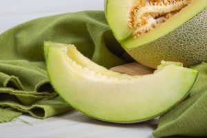 Tanpa membukanya, ini 5 trik memilih melon yang matang dan manis
