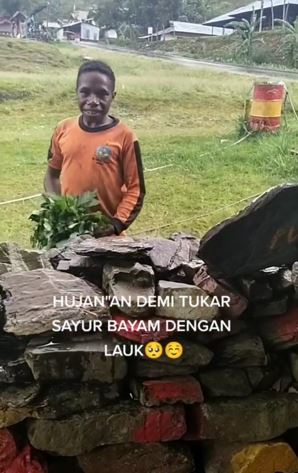 Perjuangan bocah Papua tukar bayam dengan mi instan, bikin terenyuh