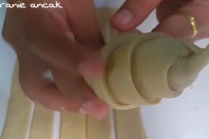 Cara simpel menggulung kulit molen agar rapi dan tertutup rapat