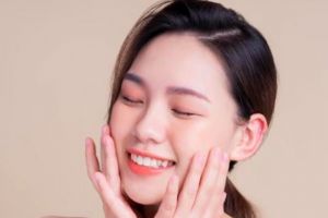 11 Rekomendasi toner aloe vera mulai Rp 18 ribu, cegah kulit kering