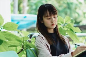 25 Contoh kalimat inversi bahasa Indonesia beserta penjelasannya