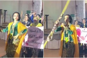 Aksi heboh pengiring nikah di resepsi, mayoret berkebaya bikin salfok