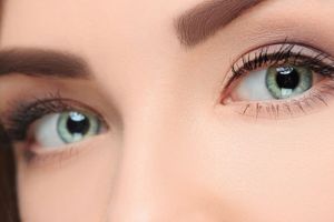 10 Rekomendasi eyeliner gel di bawah Rp 100 ribu, bikin mata indah