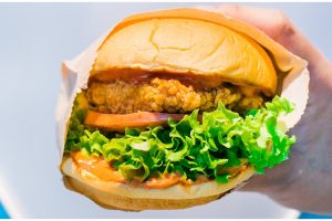 Jangan asal makan, begini cara mengonsumsi burger biar tak berantakan