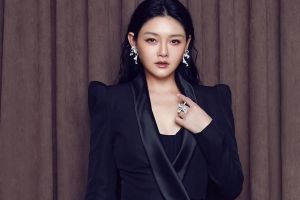 6 Rahasia wajah awet muda Barbie Hsu 'Meteor Garden', pakai rose oil
