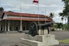 Kursi jati saksi amarah Pangeran Diponegoro atas penyergapan Belanda
