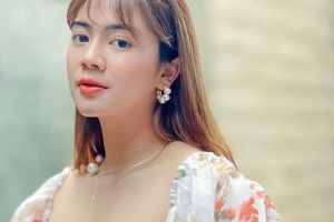 11 Step daily makeup simpel ala Felicya Angelista, tampak flawless