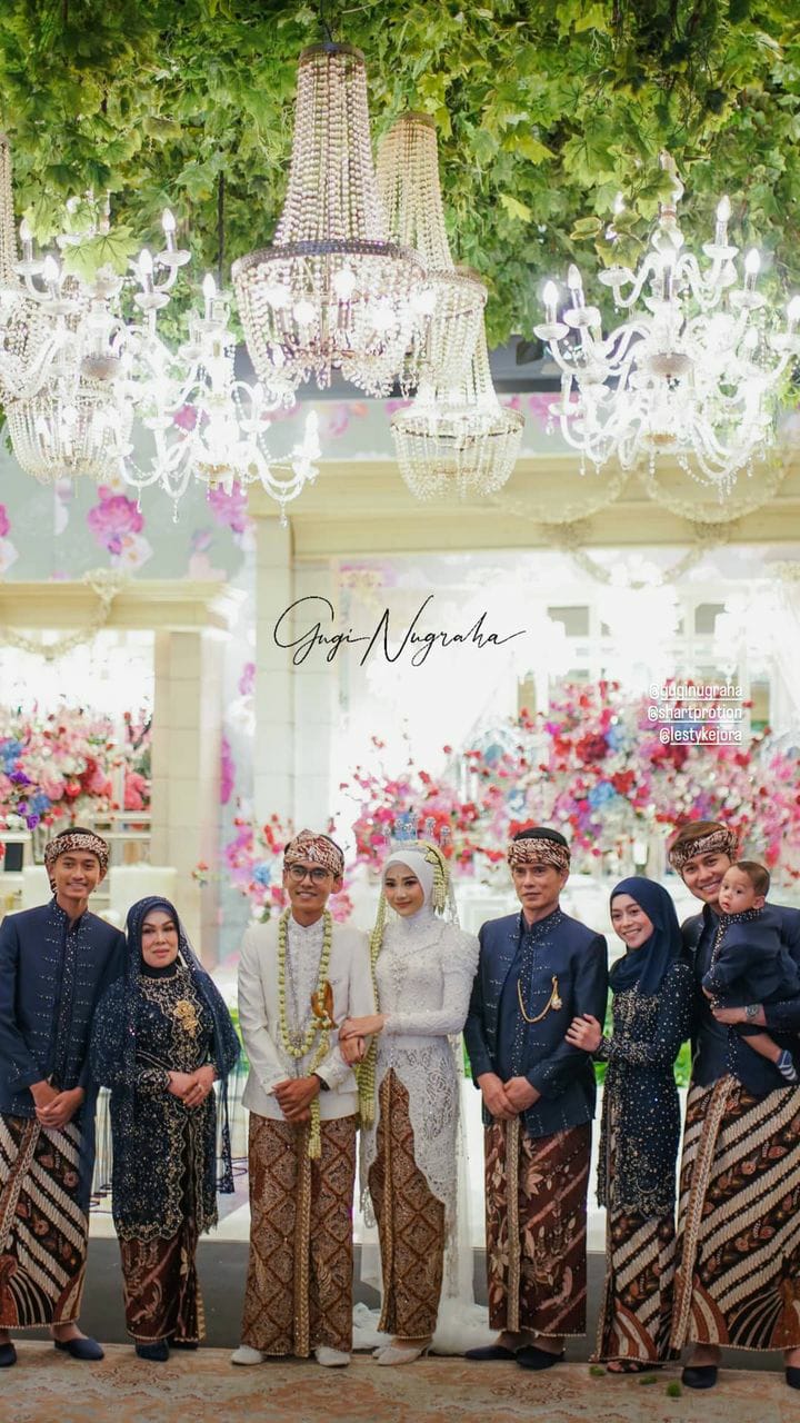 10 Potret Lesty di pernikahan kakak, tampil mesra dengan Billar