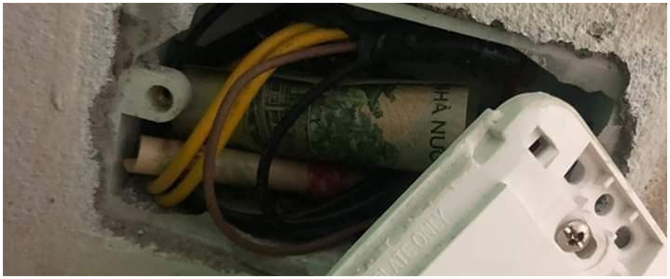 11 Potret cara nyeleneh orang simpan duit ini bikin kerutin dahi