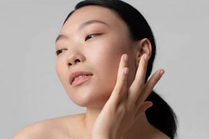 Jangan salah langkah, begini 3 urutan eksfoliasi wajah agar glowing