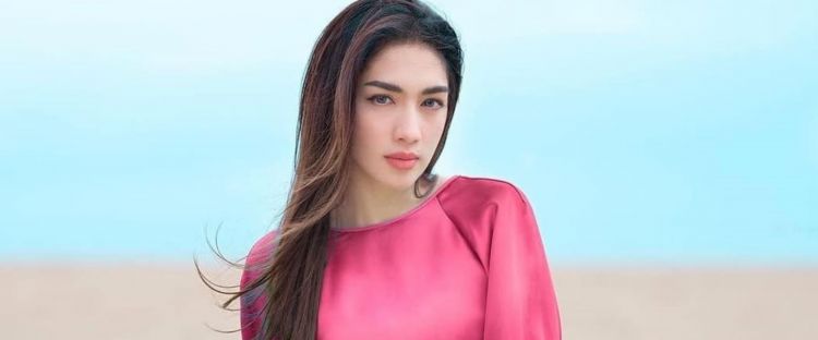 7 Perawatan rambut ala Angel Karamoy ini cegah kering dan rapuh