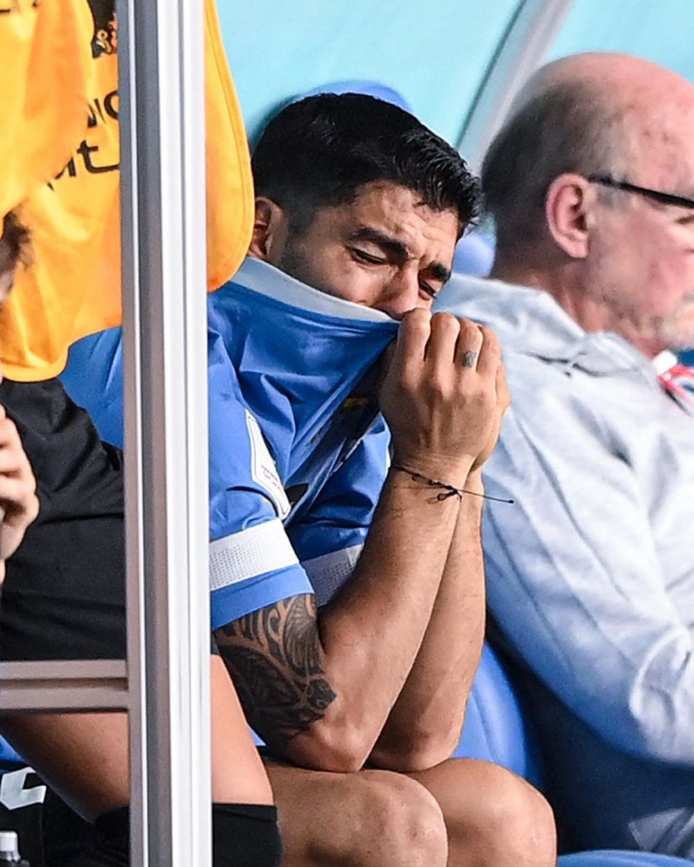 Tak kuasa menahan tangis, momen sedih Luis Suarez gugur lebih cepat di Piala Dunia terakhirnya