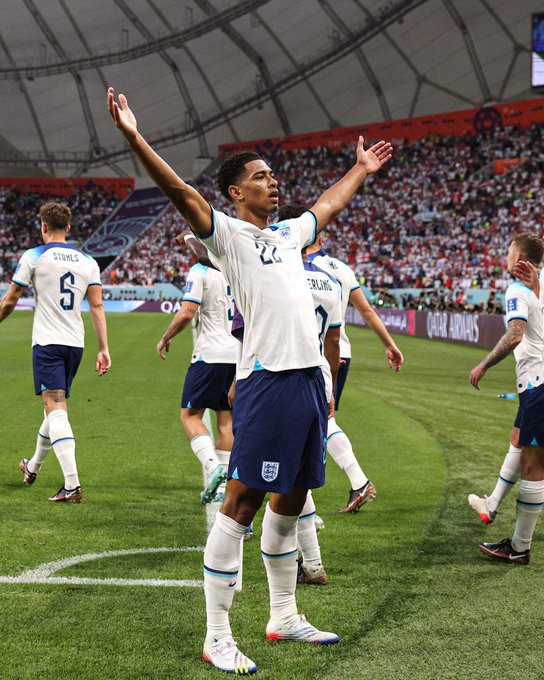 Jelang laga 16 besar, pemain Inggris ini jelaskan bedanya pemain Man United dan Man City di skuad