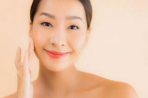 Cara simple merawat wajah dengan teknik slugging ini cuma 4 langkah