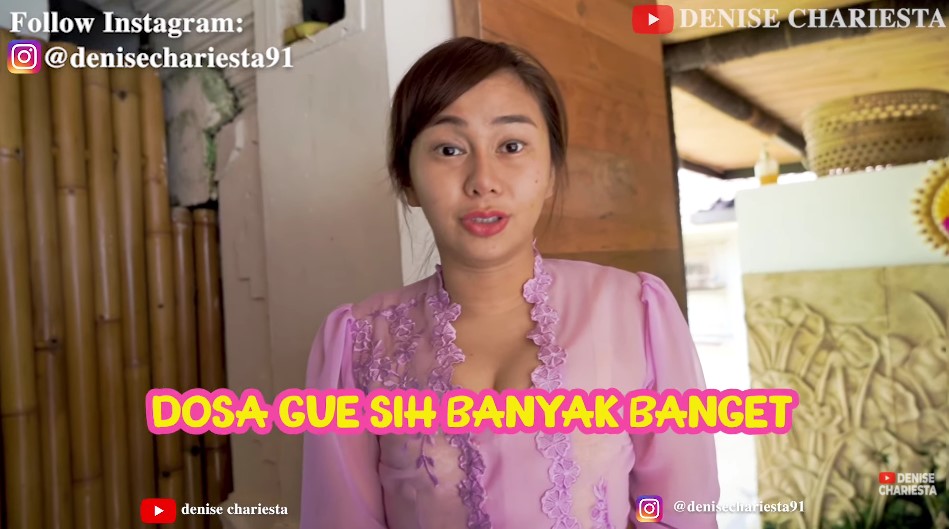 11 Momen Denise Chariesta lakukan melukat, tangisnya pecah akui dosa