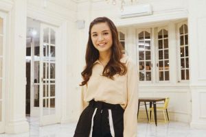 6 Step makeup natural ala Chelsea Olivia ini cuma pakai 6 alat, cocok untuk pemula