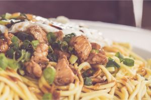 7 Cara membuat topping mi ayam ala pedagang kaki lima, manis dan kental