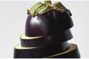 Trik jitu agar terong tidak berubah warna jadi kecokelatan setelah dikupas