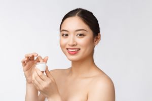 11 Rekomendasi cleansing balm lokal bikin wajah bersih, harga di bawah Rp 150 ribu