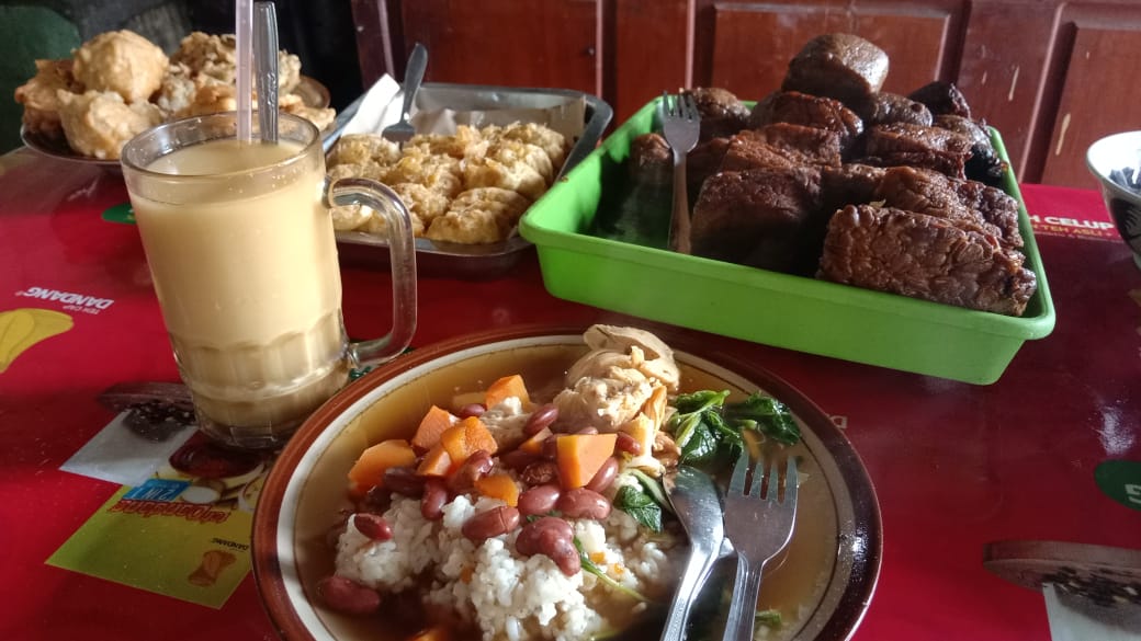 Sop Senerek Bu Atmo, kuliner khas Magelang yang melegenda sejak 1960-an
