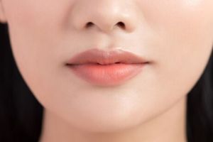 Tips simpel bikin douyin lips agar bibir tampak memesona, cuma 2 langkah