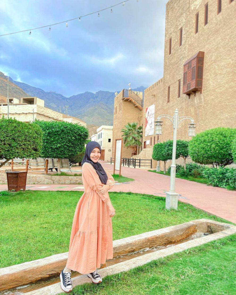 Cerita Via Vallen dimusuhi adiknya gara-gara stop jatah bulanan