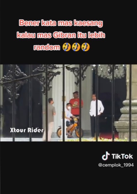 Gibran Rakabuming main sepeda anak kecil di depan Jokowi, aksinya santai abis