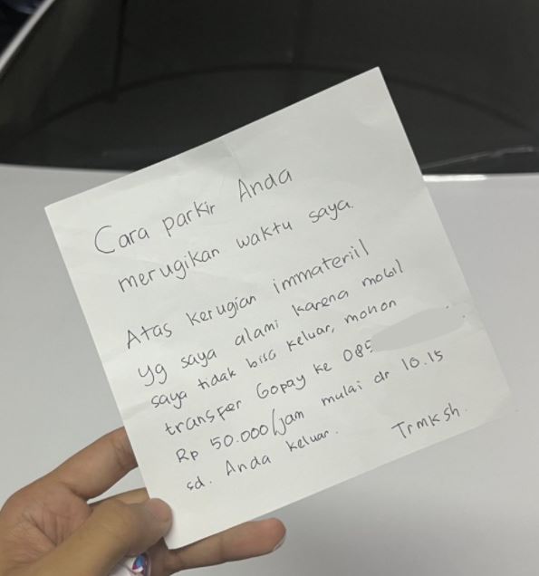 Tegur orang parkir sembarangan lewat surat, cara pria ini cerdas selesaikan masalah tanpa adu otot