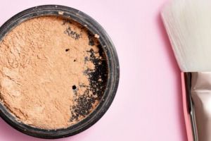 11 Rekomendasi bedak untuk kulit sensitif di bawah Rp 200 ribu, cegah iritasi dan noncomedogenic