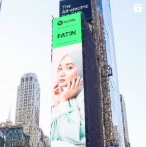 Kini wajahnya terpampang di Time Square New York, Fatin Shidqia kenang perjuangan saat audisi X Factor