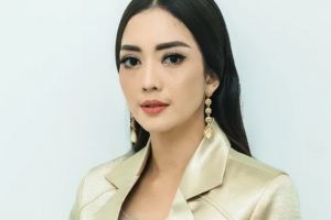 Wajahnya kerap nampang di cover majalah, intip 11 potret lawas Ririn Dwi Ariyanti