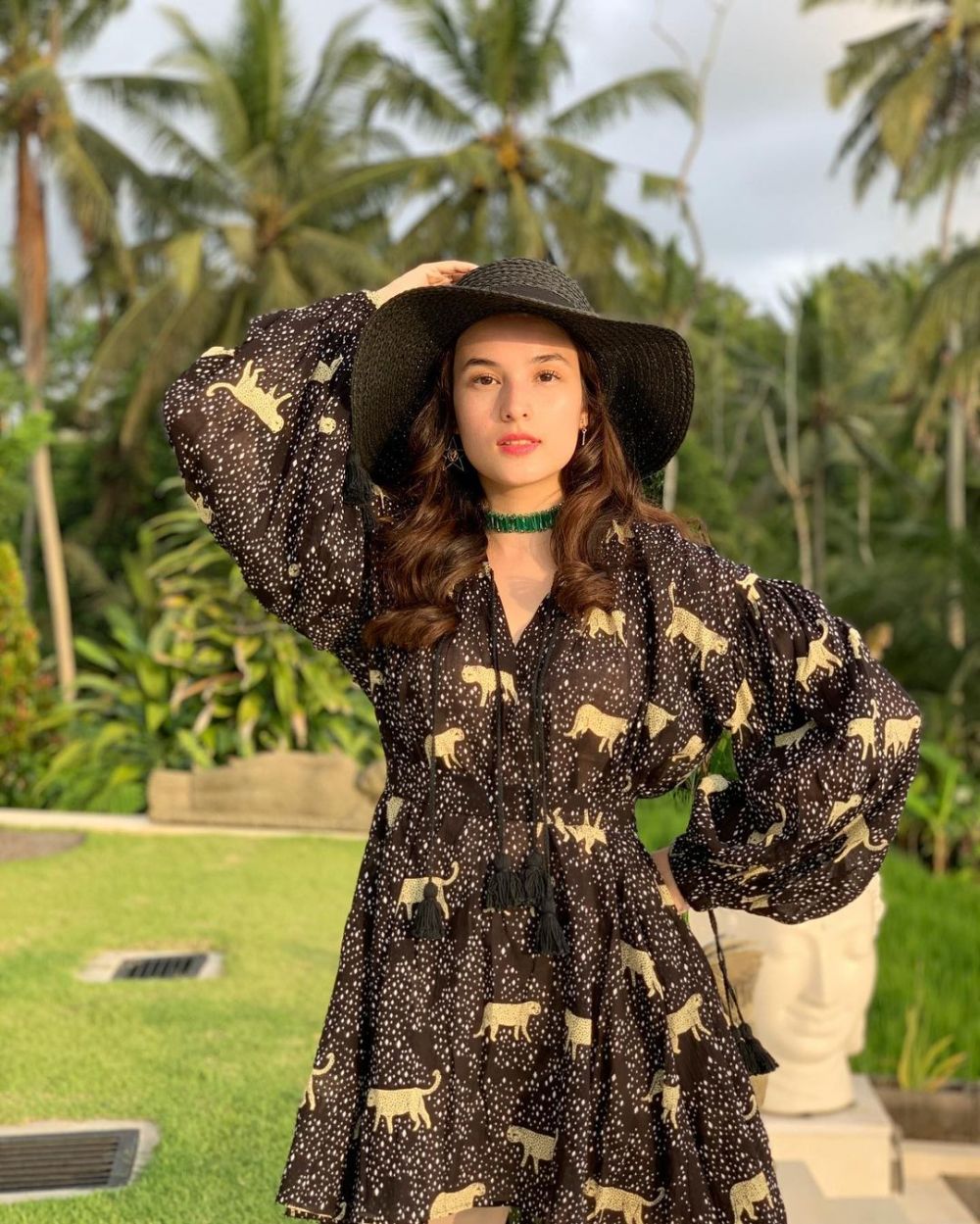 7 Gaya OOTD Chelsea Islan dengan dress simpel tapi kece, dijamin anti mati gaya