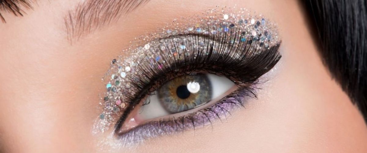 Eyeshadow Glitter: Tips Supaya Tak Comot!