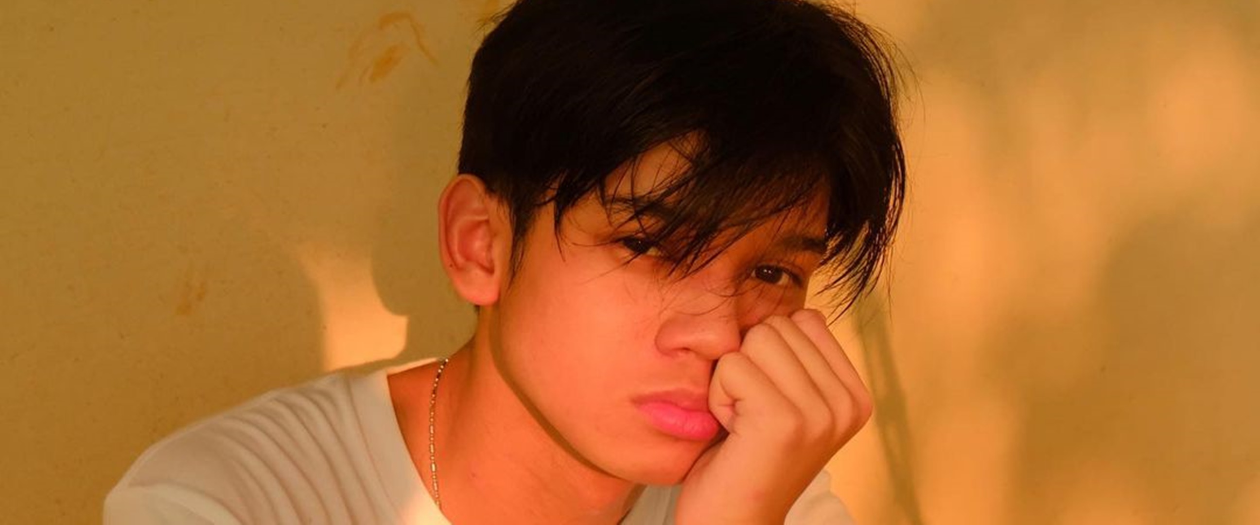 Ikuti jejak musik sang ayah, intip 11 potret terbaru Timur Zavier anak gitaris Andra and The BackBone