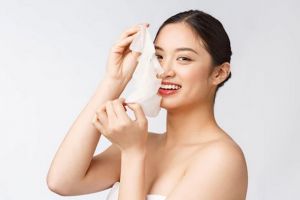 Tak perlu beli, yuk intip cara buat sheet mask dari baju bekas yang bikin kantong hemat