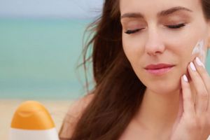 3 Kesalahan pakai sunscreen yang sering dilakukan, simak cara tepat menggunakannya biar hasil optimal