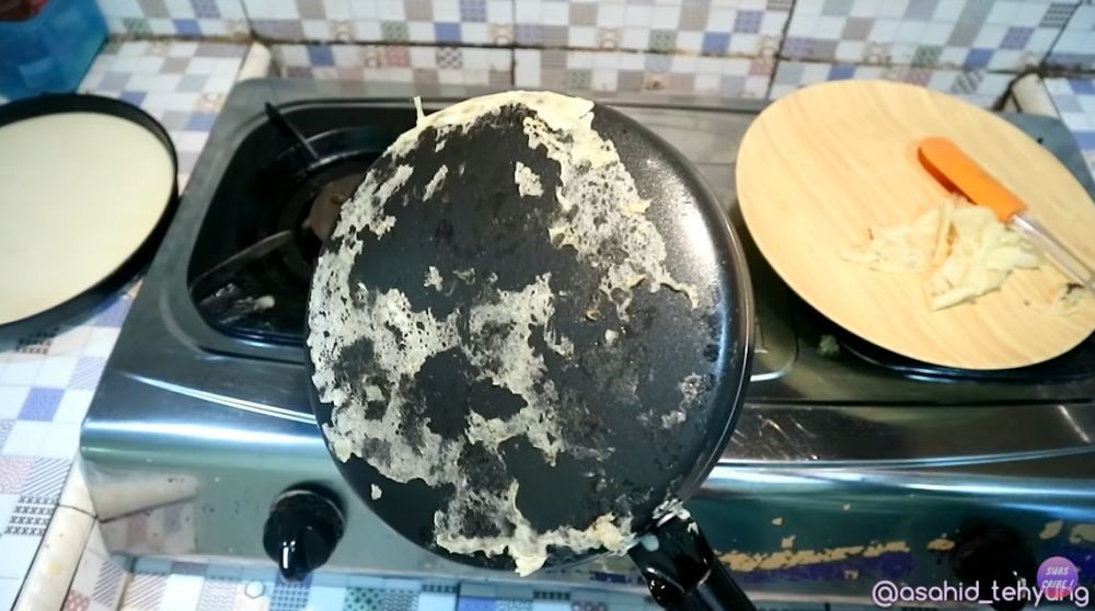 Cuma pakai satu bumbu masak, begini cara mengatasi wajan kwalik yang lengket