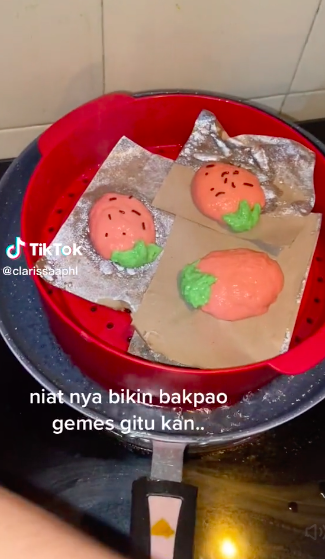 Momen apes wanita saat mengukus bakpao pakai tupperware, endingnya tragis