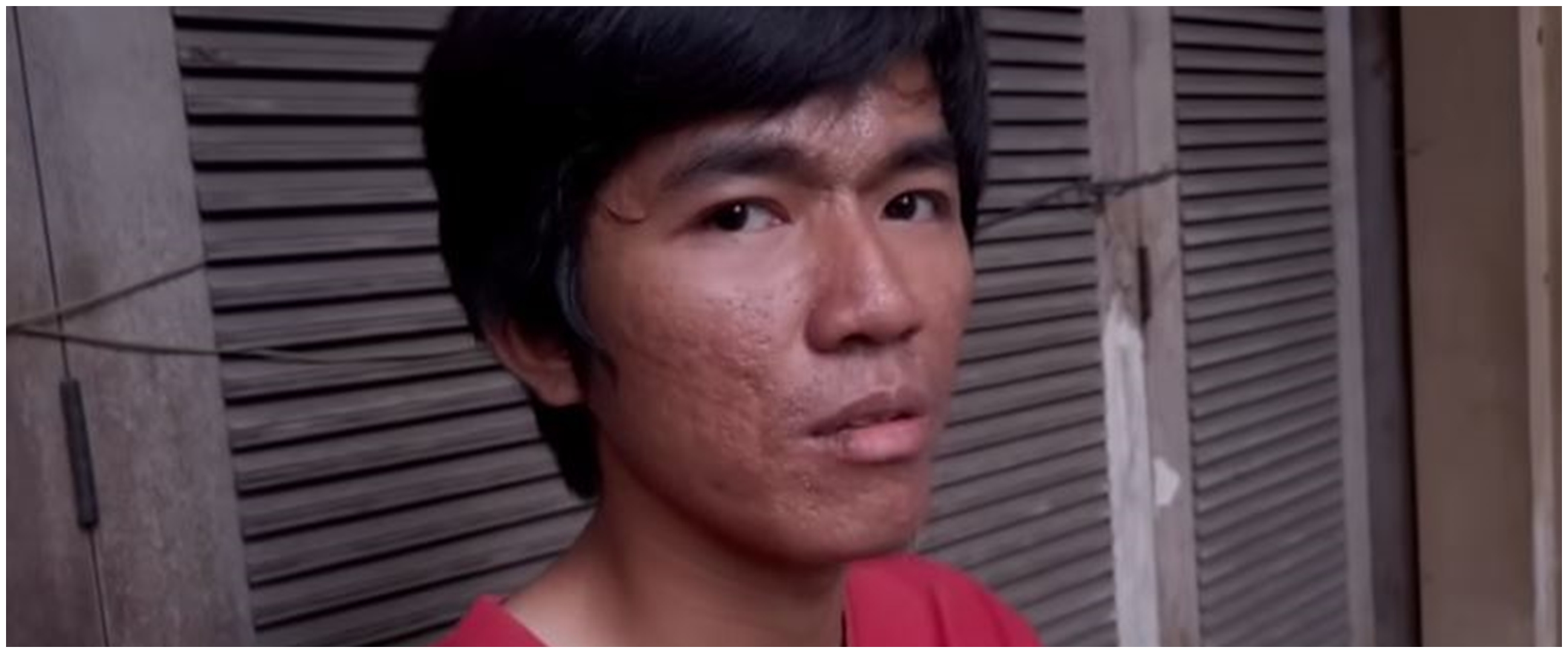 Kisah pilu Tiko sendirian rawat ibunya yang ODGJ, tinggal berdua di rumah mewah terbengkalai