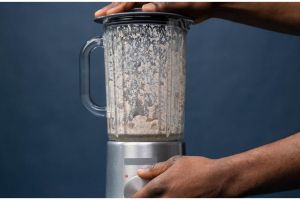 Cara ampuh menghilangkan bau bawang di blender, cuma pakai dua bahan