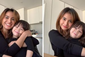 Alami keguguran calon anak kedua, begini 11 potret telatennya Acha Septriasa momong buah hati pertama