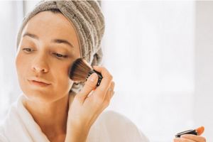 11 Rekomendasi concealer untuk kulit kering harga di bawah Rp 200 ribu, bikin makeup anticrack