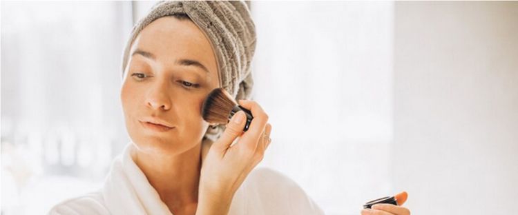 Petua Untuk Mengadun Concealer Supaya Tidak Merekah Di Bawah Mata Anda