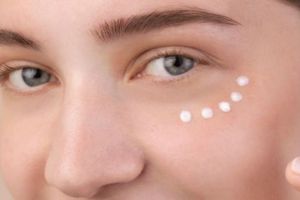 11 Rekomendasi eye cream untuk remaja harga di bawah Rp 200 ribu, ampuh atasi mata panda